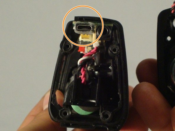 Fugoo Tough Charging Port Replacement: crwdns2935265:04crwdnd2935265:02crwdnd2935265:02crwdne2935265:0