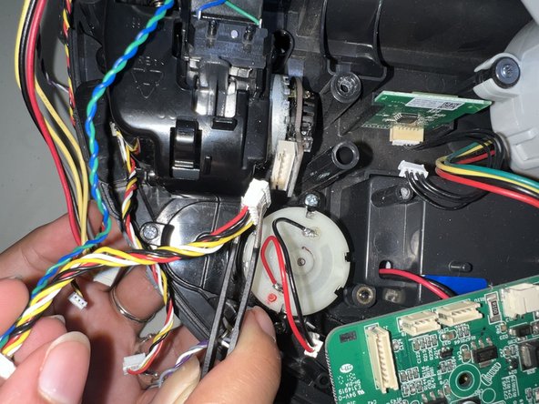 Shark ION Robot 750 Main Wheel Assembly Replacement: crwdns2935265:08crwdnd2935265:02crwdnd2935265:03crwdne2935265:0