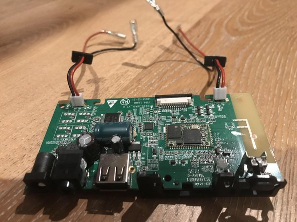 iHome iBT25 Motherboard Replacement: crwdns2935265:07crwdnd2935265:03crwdnd2935265:03crwdne2935265:0