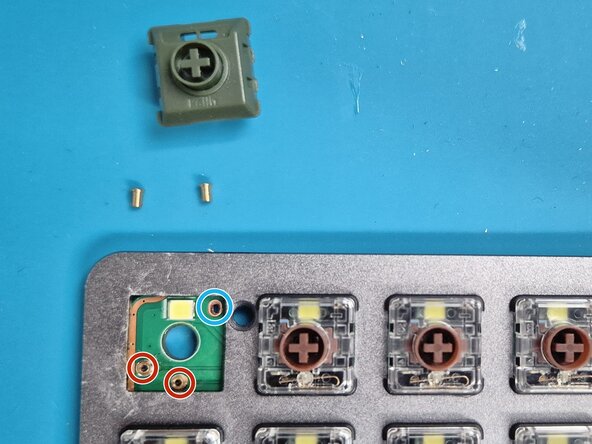 Logitech MX Mechanical Mini Hot Swappable Switches Replacement, Solder the receptacles: passo 6, immagine 1 di 3