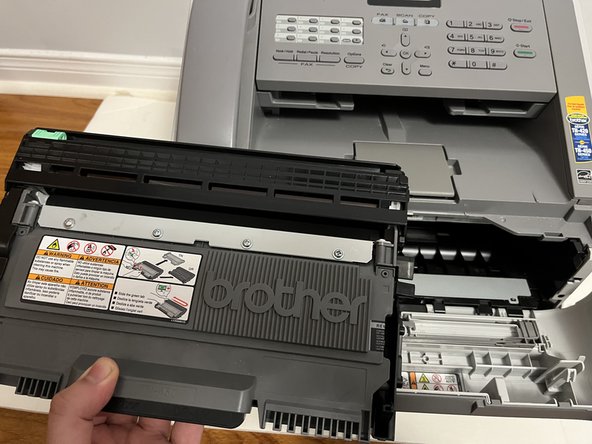 Brother MFC 7240 Toner Cartridge Replacement: adım 4, 3 resimden 3.