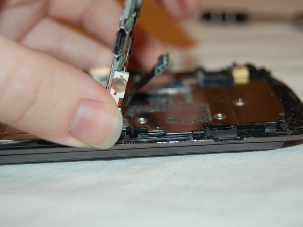 Pantech Crux Teardown: step 11, image 3 of 3