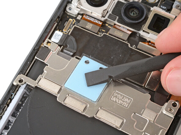 Google Pixel 10 Rear Cameras Replacement, Replace the thermal pad: 32 단계, 이미지 3개 중 2개