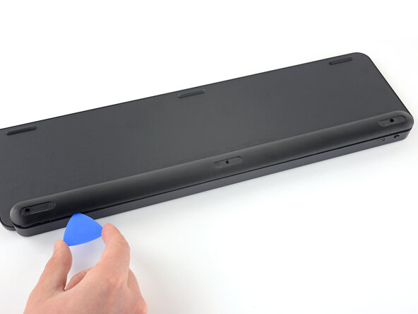 Logitech MX Keys Battery Replacement: crwdns2935265:07crwdnd2935265:03crwdnd2935265:03crwdne2935265:0