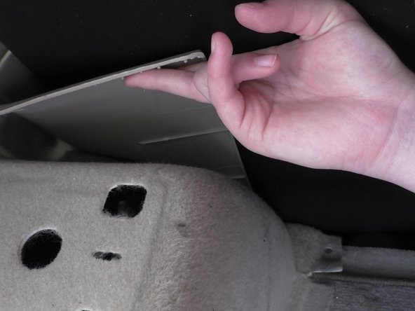 1997–2003 Lexus RX Lamp Failure Sensor Repair, Remove the Last Anchor to the Car Frame: crwdns2935265:06crwdnd2935265:02crwdnd2935265:02crwdne2935265:0