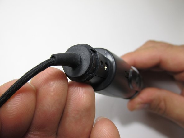 How to troubleshoot Sony ECM-MS907 sound distortion: crwdns2935265:04crwdnd2935265:03crwdnd2935265:03crwdne2935265:0