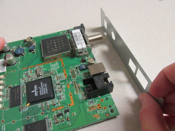 Motorola SURFboard SB5101 Face Plate Replacement, Removing the Face Plate: crwdns2935265:07crwdnd2935265:02crwdnd2935265:02crwdne2935265:0