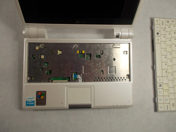 ASUS EEE PC701SD-WHI004X Touchpad and/or Mouse Button Replacement: crwdns2935265:04crwdnd2935265:03crwdnd2935265:03crwdne2935265:0