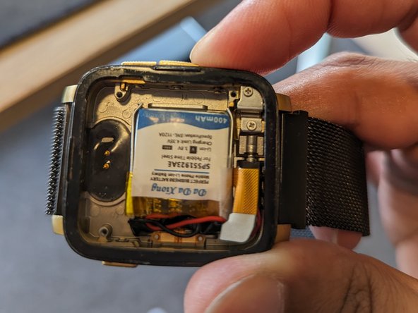 Pebble Time Steel Battery Replacement, Button Cleaning/Adjusting: 20 단계, 이미지 2개 중 2개