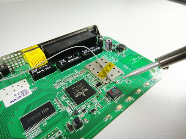 Netgear WGR614v9 Antenna Replacement: crwdns2935265:08crwdnd2935265:02crwdnd2935265:02crwdne2935265:0