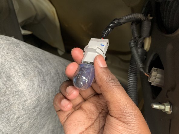 2013 Honda Civic Brake Light Replacement: crwdns2935265:04crwdnd2935265:02crwdnd2935265:02crwdne2935265:0