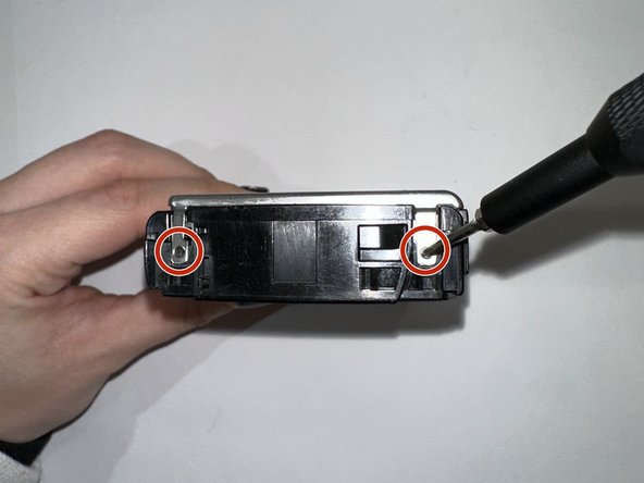 Olympus Stylus 1030 SW AV Port Replacement: crwdns2935265:05crwdnd2935265:02crwdnd2935265:03crwdne2935265:0