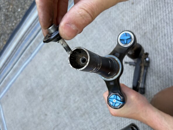 Fox32 Mountain Bike Front Air Suspension Fork Seal and Oil Replacement: étape 20, image 1 de 3