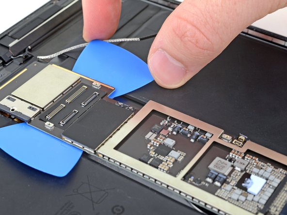 iPad Air 3 Logic Board Replacement: crwdns2935265:050crwdnd2935265:03crwdnd2935265:03crwdne2935265:0