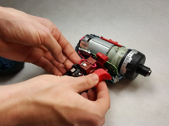 Bosch PS21 Trigger Replacement: crwdns2935265:04crwdnd2935265:02crwdnd2935265:02crwdne2935265:0