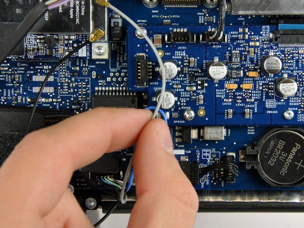 iMac Intel 20" EMC 2133 and 2210 Audio Board Replacement: crwdns2935265:016crwdnd2935265:02crwdnd2935265:02crwdne2935265:0