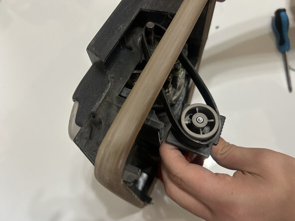 Oreck XL U4120H2 Beater Bar/Agitator and Belt Replacement: crwdns2935265:05crwdnd2935265:02crwdnd2935265:03crwdne2935265:0