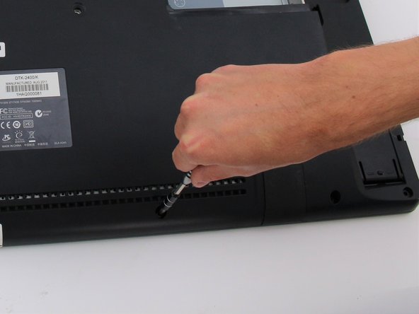 Wacom Cintiq 24HD Power Port Replacement, Back Panel: crwdns2935265:04crwdnd2935265:02crwdnd2935265:03crwdne2935265:0