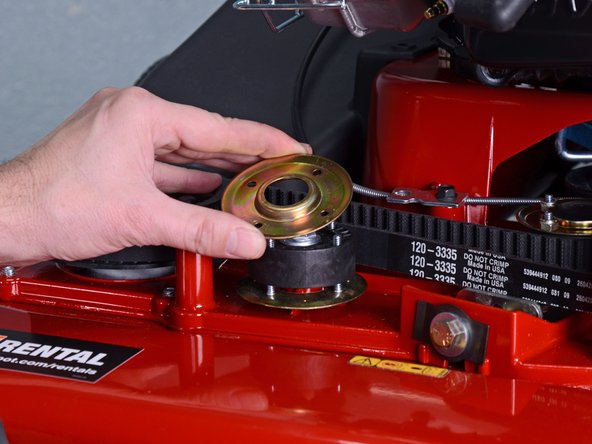 Toro Walk Behind Mowers 21199HD 2018 Right Spindle Replacement: crwdns2935265:010crwdnd2935265:02crwdnd2935265:02crwdne2935265:0