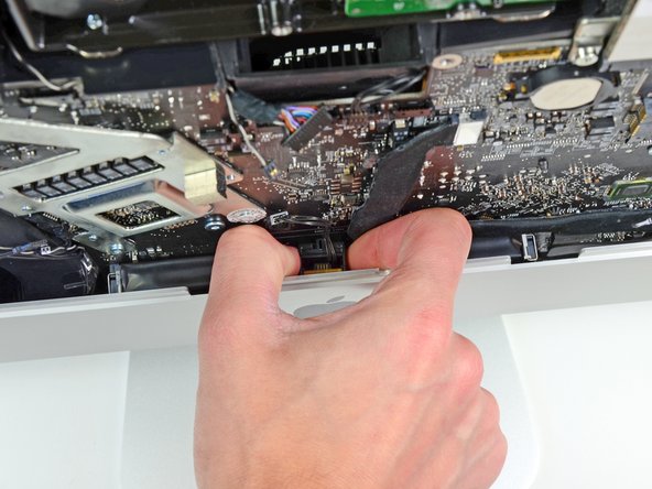 Installing iMac Intel 21.5" EMC 2428 Dual Drive Kit: crwdns2935265:031crwdnd2935265:02crwdnd2935265:02crwdne2935265:0