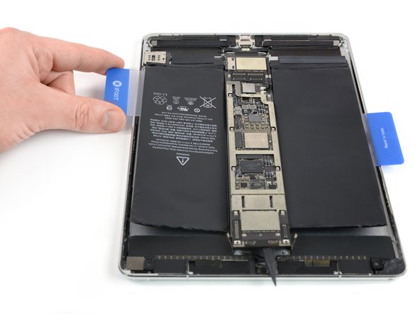 iPad Pro 10.5" Battery Replacement: crwdns2935265:038crwdnd2935265:03crwdnd2935265:03crwdne2935265:0