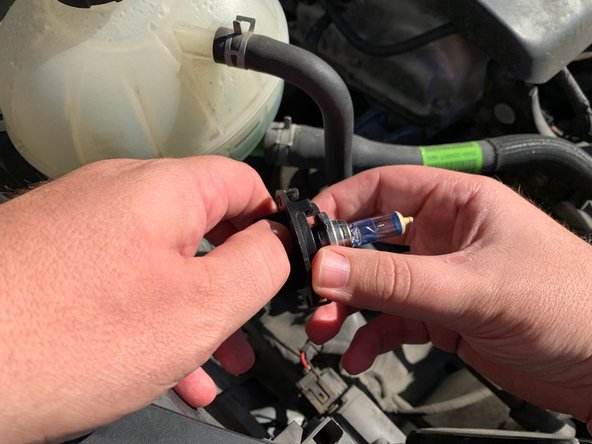 2018 Hyundai Tucson Low Beam Headlight Bulb Replacement: step 5, image 2 of 3