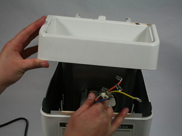 Hitachi HB-B102 Automatic Home Bakery  II Motor Replacement: crwdns2935265:06crwdnd2935265:02crwdnd2935265:02crwdne2935265:0