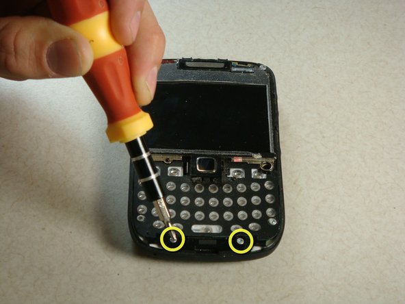 BlackBerry Curve 8530 Trackpad Replacement, Motherboard: crwdns2935265:09crwdnd2935265:02crwdnd2935265:02crwdne2935265:0