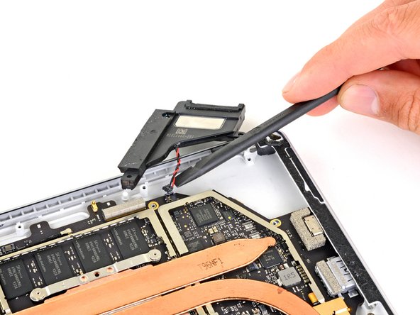 Microsoft Surface Pro 7 Right Speaker Replacement: 33 단계, 이미지 2개 중 2개