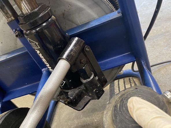 Electric Eel Drain Cleaner RK34IC100 Belt Adjustment, Raising the Motor Assembly: crwdns2935265:07crwdnd2935265:03crwdnd2935265:03crwdne2935265:0