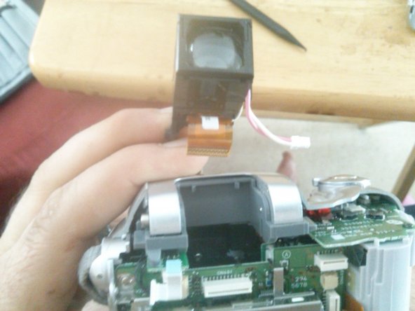 Fujifilm Camera Teardown, remove view finder: adım 4, 3 resimden 3.