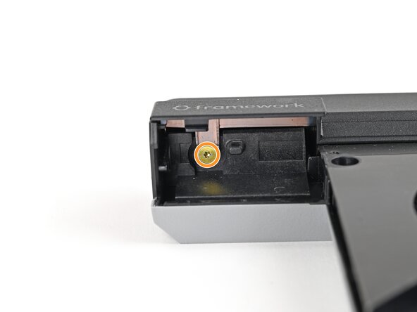 Framework Laptop 16 Graphics Module Fan Replacement, Remove the Graphics Module cover screws: paso 13, imagen 2 de 3