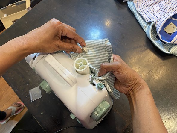 How to Shorten the Length of a Shirt: crwdns2935265:06crwdnd2935265:02crwdnd2935265:02crwdne2935265:0