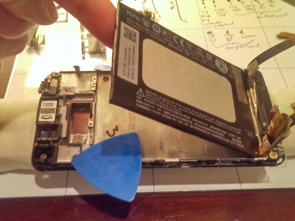 HTC One Display Assembly Replacement, Battery Removal: crwdns2935265:016crwdnd2935265:03crwdnd2935265:03crwdne2935265:0