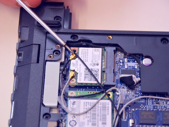 Replace WLAN / Bluetooth chipset, WLAN/Bluetooth Chipset: step 4, image 1 of 3