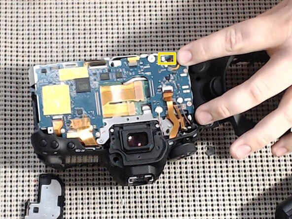 Canon EOS 6D Mark II DC/DC Power Board Replacement, Remove front cover: passo 12, imagem 1 %32