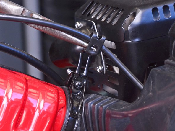 Honda FC600 Tiller Throttle Cable Replacement: crwdns2935265:019crwdnd2935265:03crwdnd2935265:03crwdne2935265:0