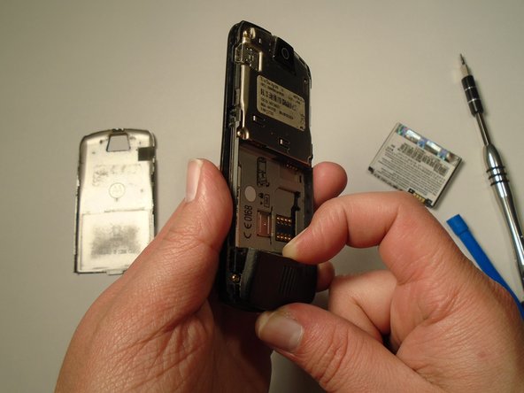 Motorola SLVR L9 Keypad Replacement, Antenna Cover: crwdns2935265:08crwdnd2935265:02crwdnd2935265:03crwdne2935265:0