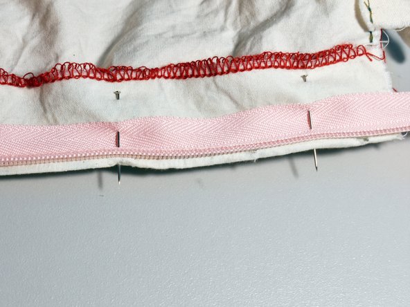 Replacing an Invisible Zipper: crwdns2935265:04crwdnd2935265:02crwdnd2935265:02crwdne2935265:0