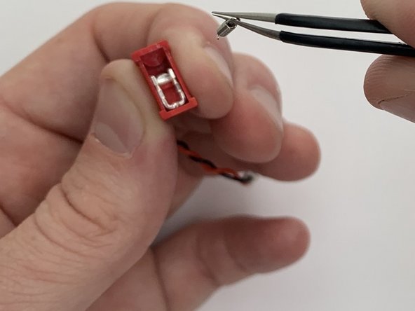 Yuneec ST10 Plus Camera Switch Spring Replacement: crwdns2935265:013crwdnd2935265:03crwdnd2935265:03crwdne2935265:0