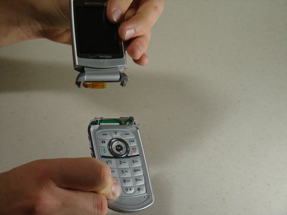 Motorola E815 Keypad Replacement: crwdns2935265:07crwdnd2935265:03crwdnd2935265:03crwdne2935265:0