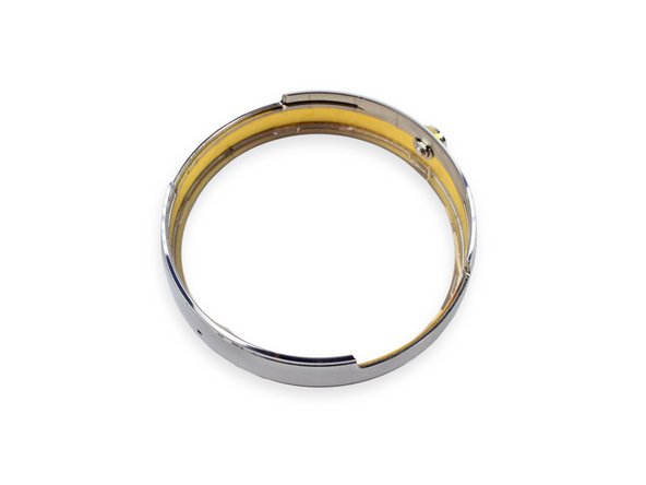 Motorola Moto 360 Teardown: crwdns2935265:017crwdnd2935265:03crwdnd2935265:03crwdne2935265:0