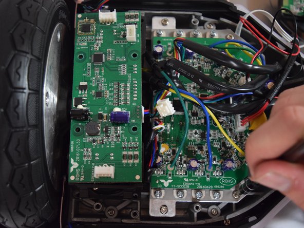Hover-1 Horizon Wheel Wires Replacement: step 8, image 2 of 3
