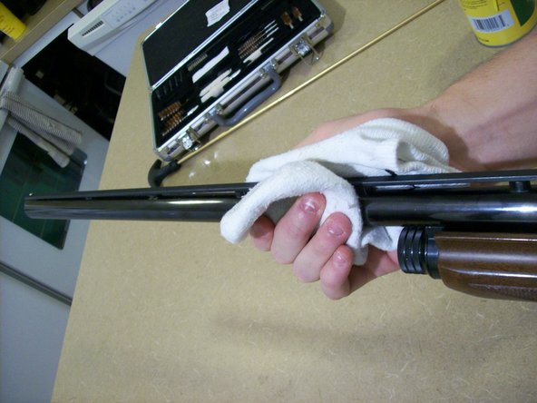 Cleaning a  Browning BPS Shotgun, Cleaning the Outer Surfaces: crwdns2935265:09crwdnd2935265:02crwdnd2935265:02crwdne2935265:0