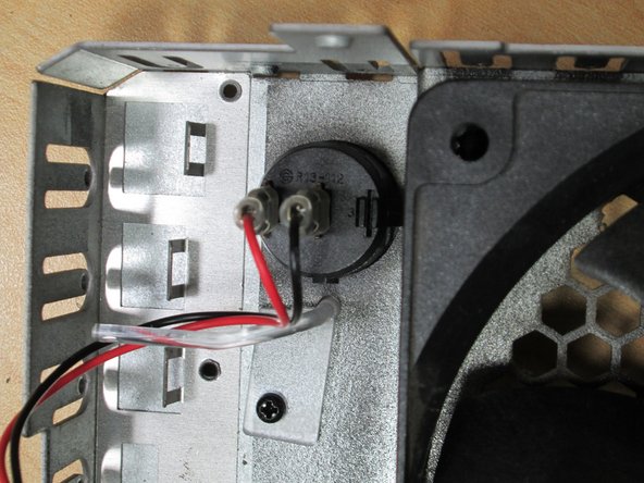 Drobo FS DRDS2-A Power Switch Replacement: crwdns2935265:09crwdnd2935265:02crwdnd2935265:02crwdne2935265:0