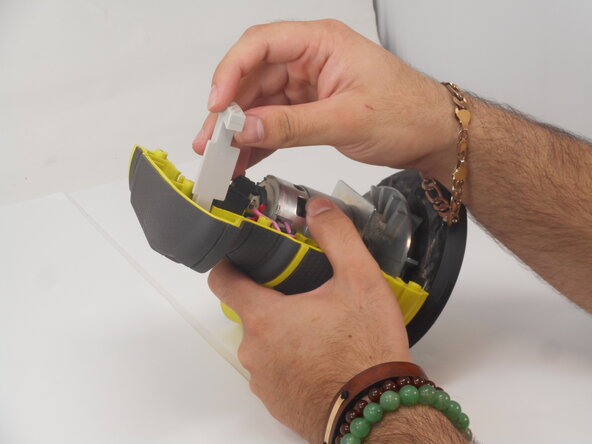 Ryobi P411 Motor Replacement, Switch Trigger: crwdns2935265:03crwdnd2935265:02crwdnd2935265:03crwdne2935265:0