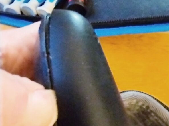 Philips Norelco AquaTouch S5090 Battery Pack replacement, Opening The Shaver: crwdns2935265:01crwdnd2935265:03crwdnd2935265:03crwdne2935265:0