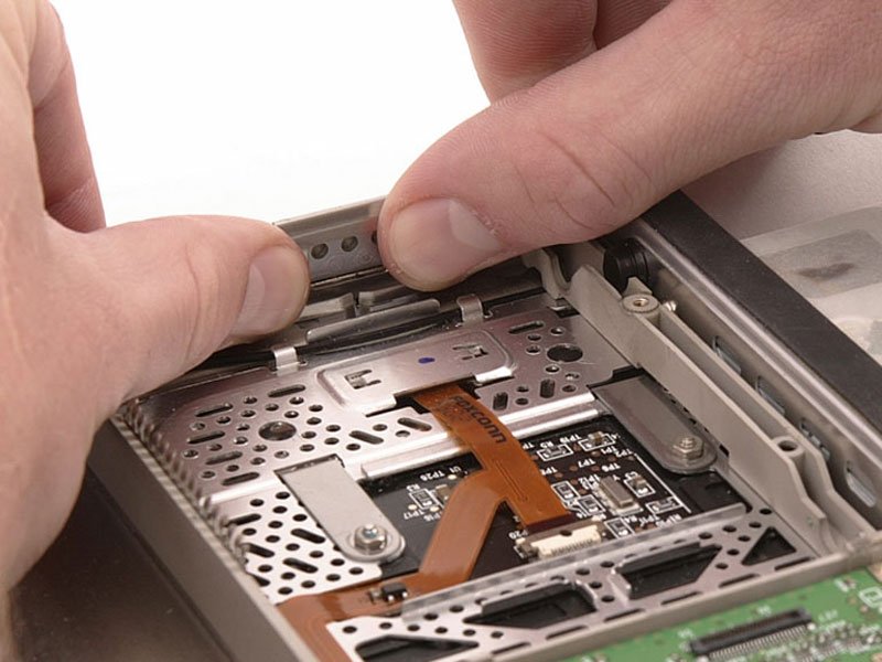PowerBook G4 Titanium DVI Latch Replacement