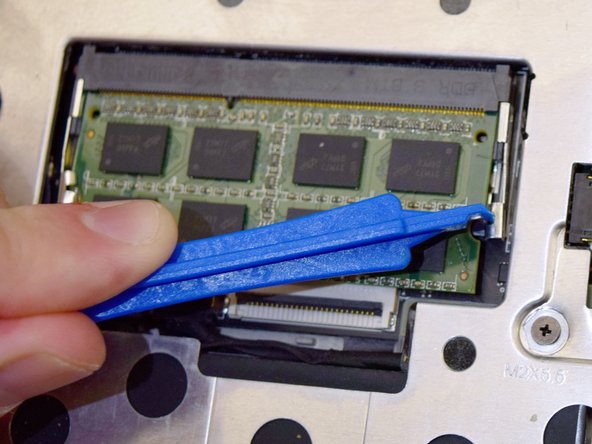 IdeaPad Yoga 13 RAM Module Replacement, RAM Module: crwdns2935265:05crwdnd2935265:02crwdnd2935265:02crwdne2935265:0