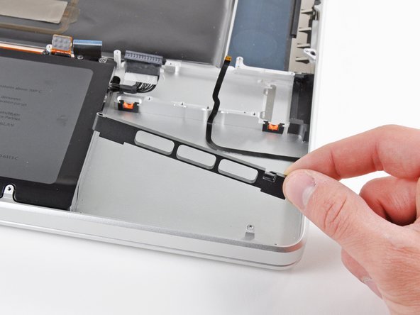 MacBook Pro 17" Unibody Upper Case Replacement: crwdns2935265:031crwdnd2935265:02crwdnd2935265:02crwdne2935265:0